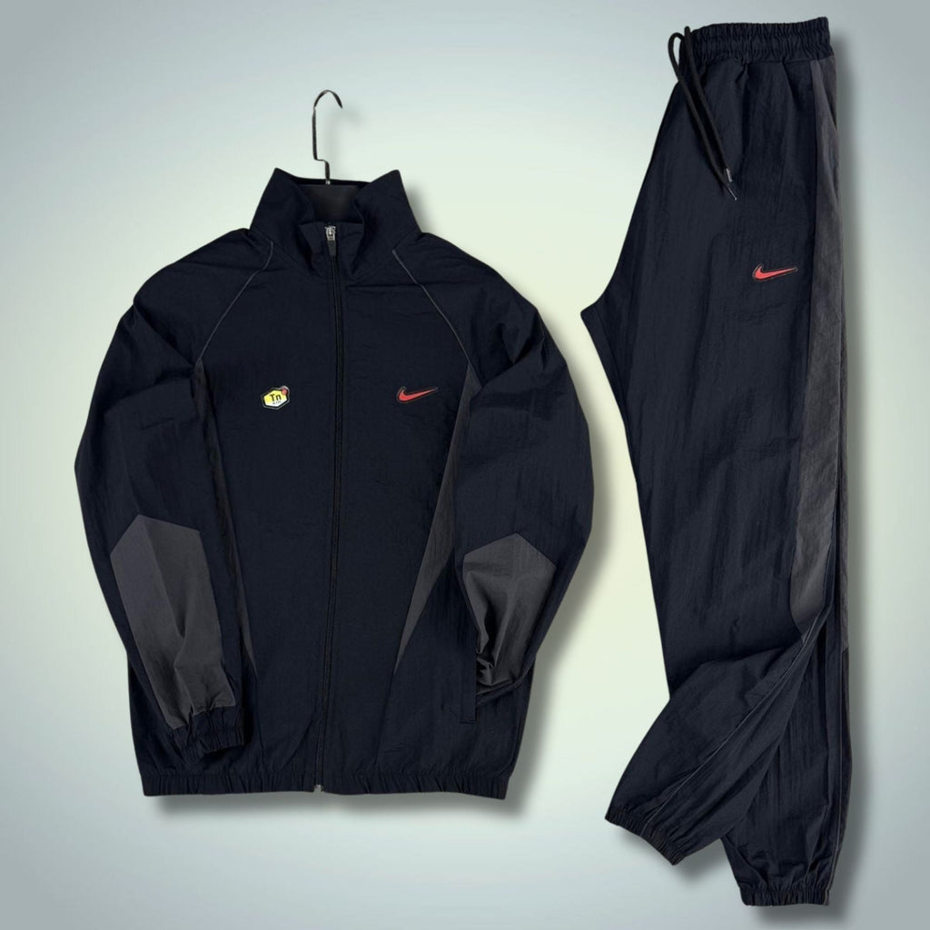 Nike TN moška nepremočljiva športna trenirka, črna. Premium