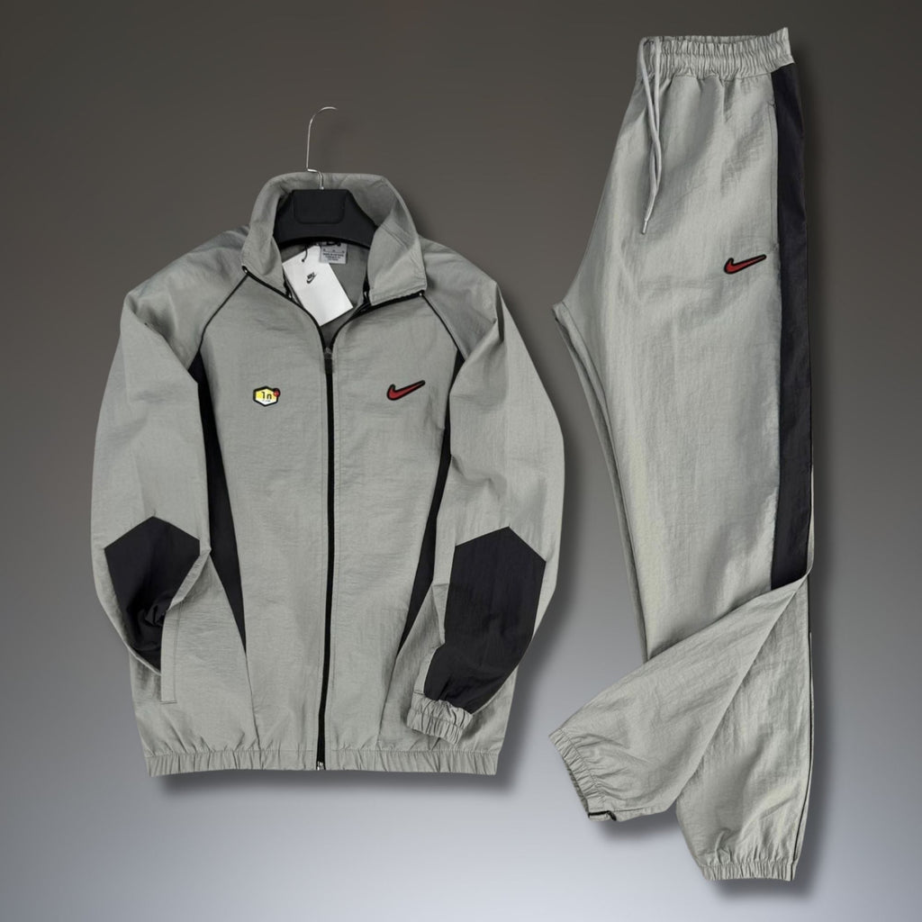 Nike TN moška nepremočljiva športna trenirka, siva. Premium