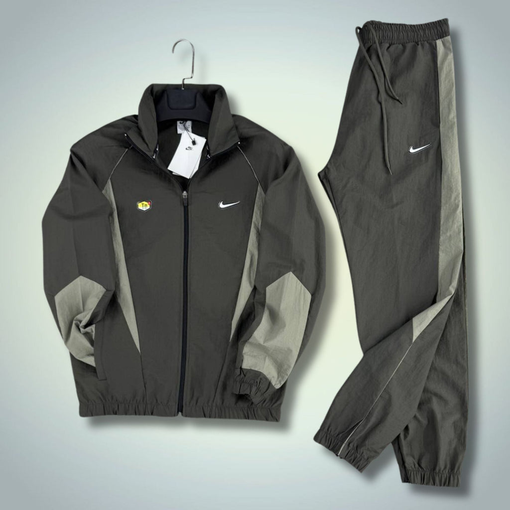 Nike TN moška vetrovka športna trenirka, temno zelena-olivno zelena. Premium