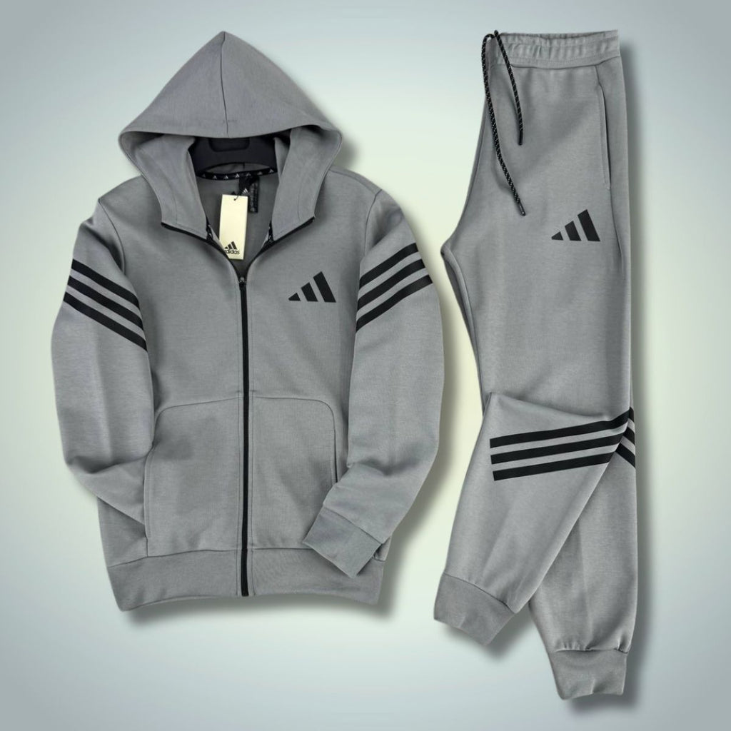 Adidas moška trenirka 2025, vodoravne črte, siva. Premium kakovost