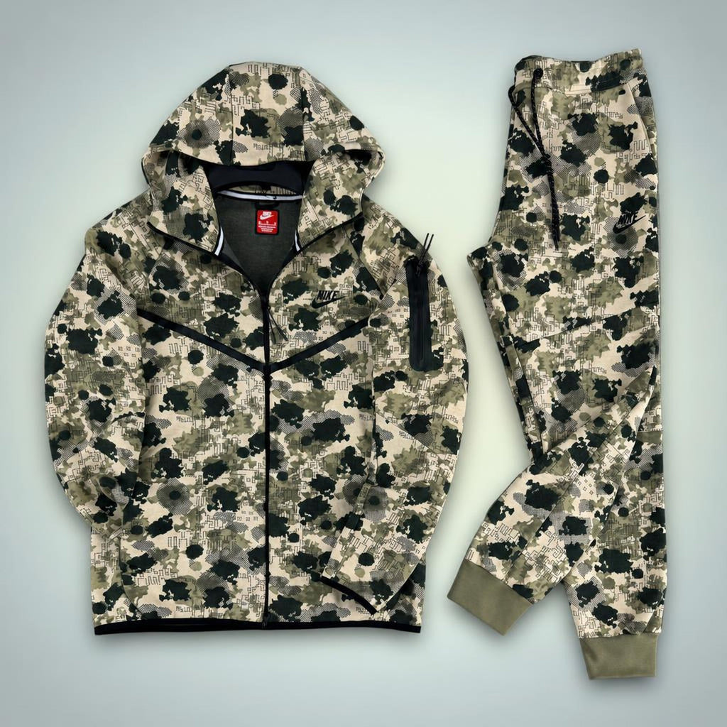 Nike Tech Fleece moška trenirka, Kamuflaža. Vrhunska kakovost