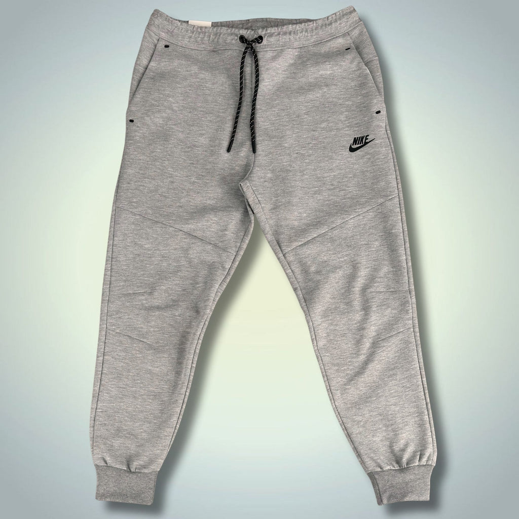 Moške hlače Nike Tech Fleece, klasično siva. Vrhunska kakovost