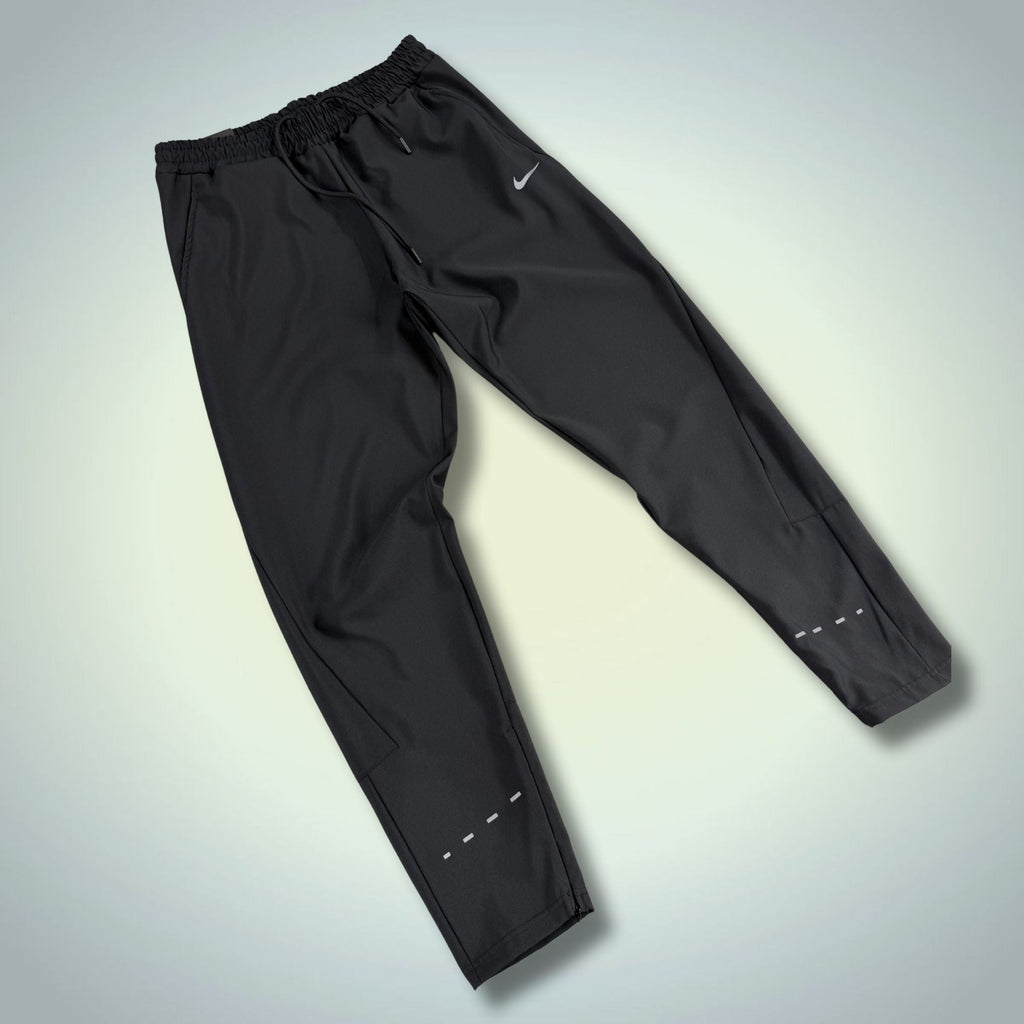 Nike moške nepremočljive športne hlače, črne. Premium kakovost