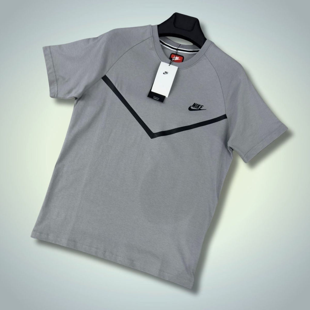 Nike Tech Fleece moška majica, siva. Model 2024. Vrhunska kakovost