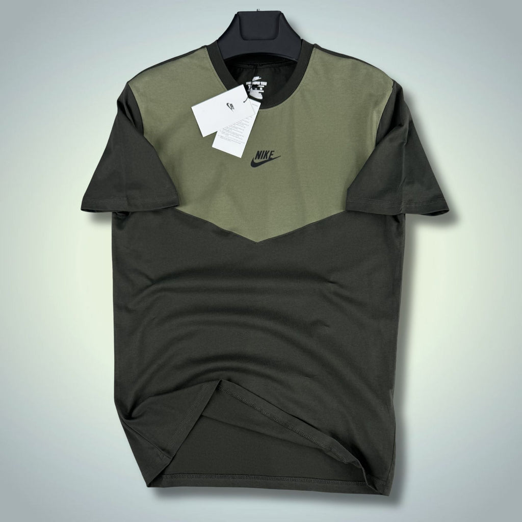 Moška zeleno-olivna Nike Tech Fleece majica. Model 2026. Premium kakovost
