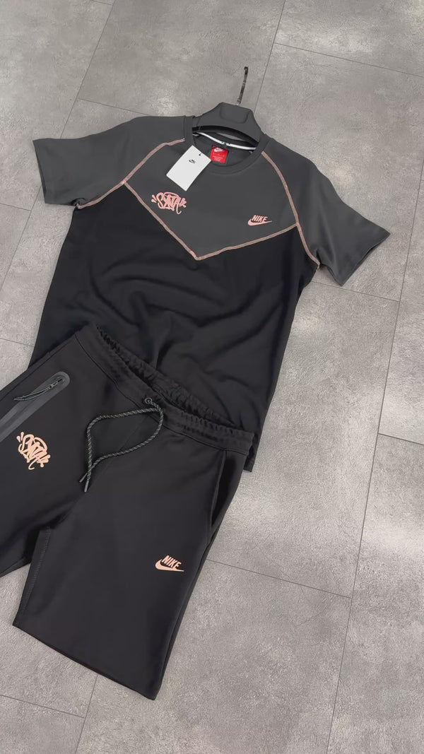 Nike x Syna World Tech Fleece moški komplet s kratkimi hlačami, črna - grafitna. Vrhunska kakovost