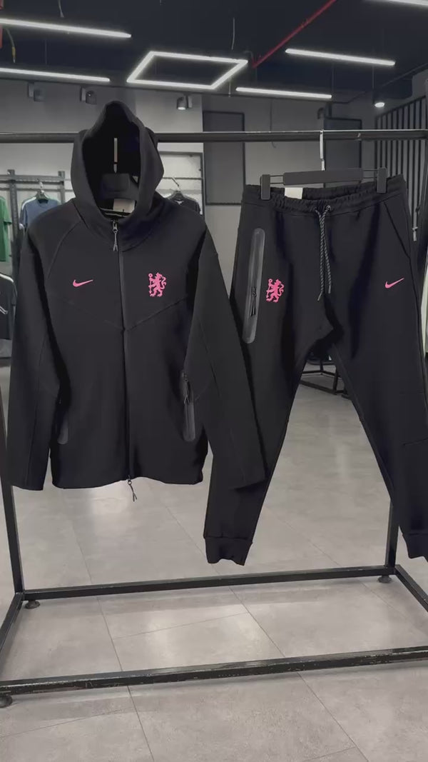 Nike Liverpool Tech Fleece moška trenirka, črna. Model 2024. Vrhunska kakovost