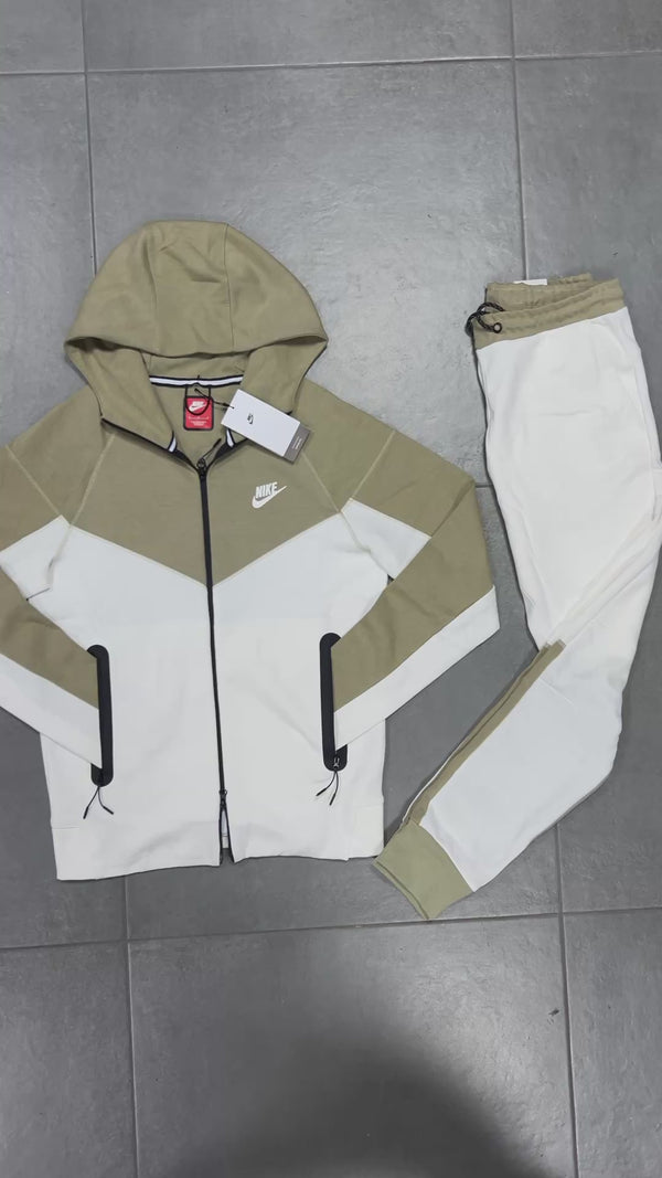 Nike Tech Fleece moška trenirka, olivno zelena in bela. Model 2023. Vrhunska kakovost
