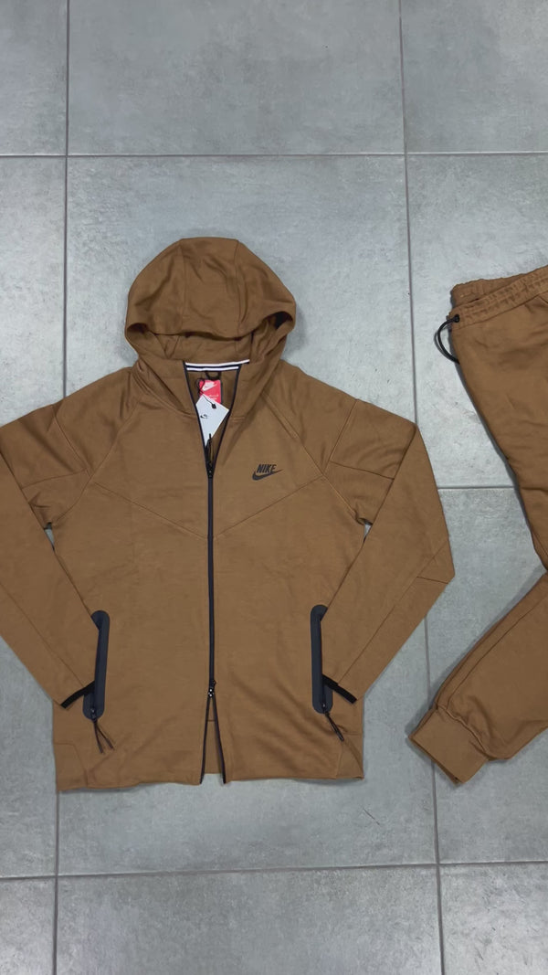 Nike Tech Fleece moška trenirka, rjava. Model 2023. Vrhunska kakovost